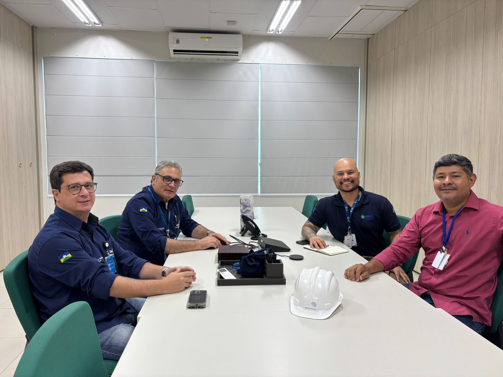 Equipe da ARDPV em reunião com representantes da Santo Antônio Energia, durante agenda institucional voltada ao alinhamento de ações e fortalecimento da cooperação entre as instituições.