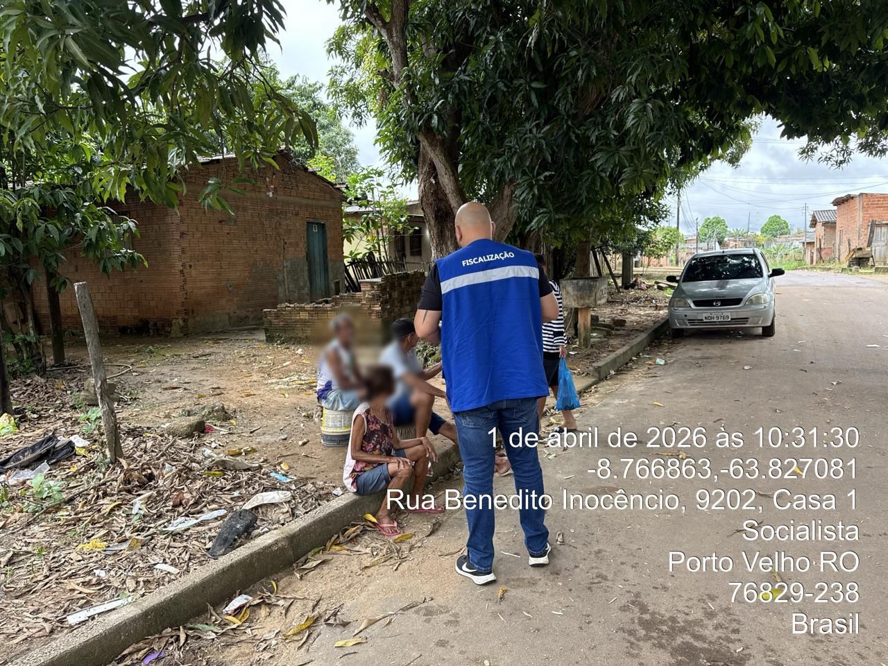 Fiscalização em campo garantindo a qualidade dos serviços públicos.